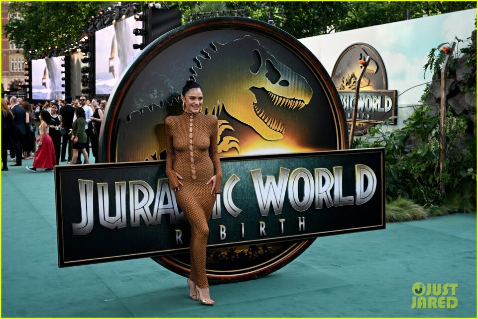 Luna blaise jurassic london premiere 13